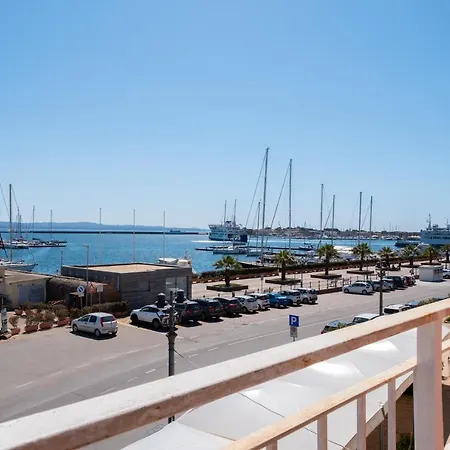 Apartment ⭑ ⭑ ⭑ ⭑ ⭑ Jewel On The Seafront Promenade *