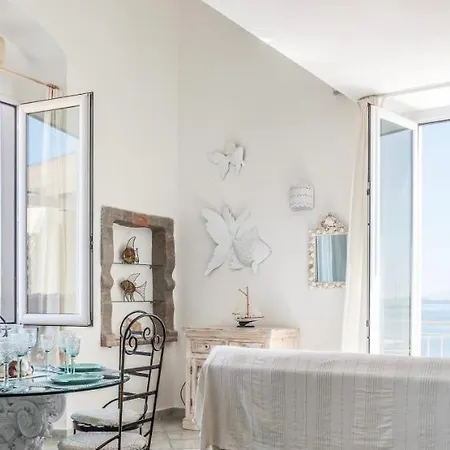 Apartment ⭑ ⭑ ⭑ ⭑ ⭑ Jewel On The Seafront Promenade