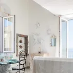 Apartment ⭑ ⭑ ⭑ ⭑ ⭑ Jewel On The Seafront Promenade