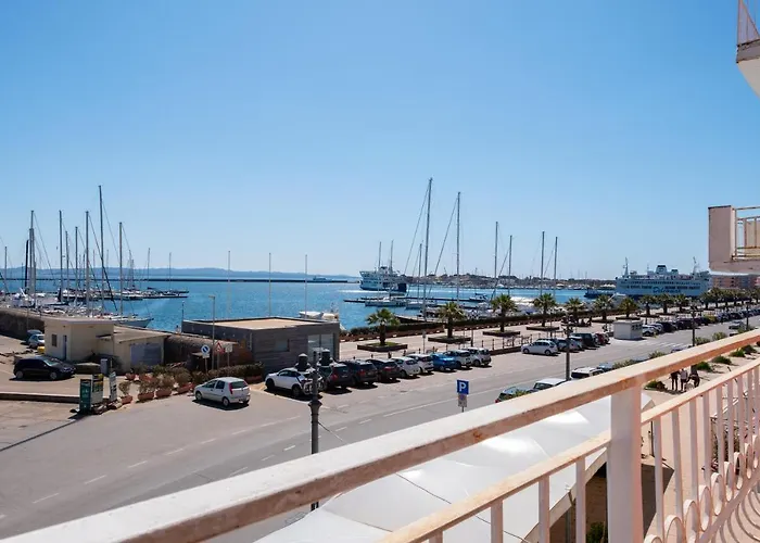 Apartment ⭑ ⭑ ⭑ ⭑ ⭑ Jewel On The Seafront Promenade *