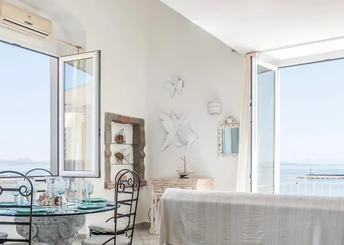Apartment ⭑ ⭑ ⭑ ⭑ ⭑ Jewel On The Seafront Promenade