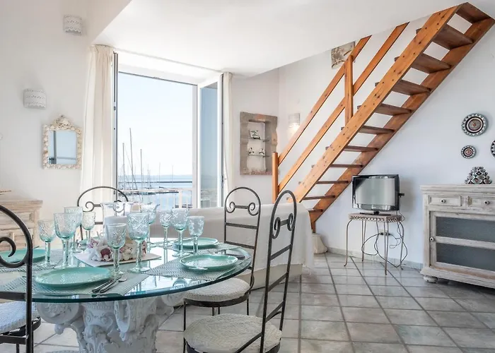Apartment ⭑ ⭑ ⭑ ⭑ ⭑ Jewel On The Seafront Promenade